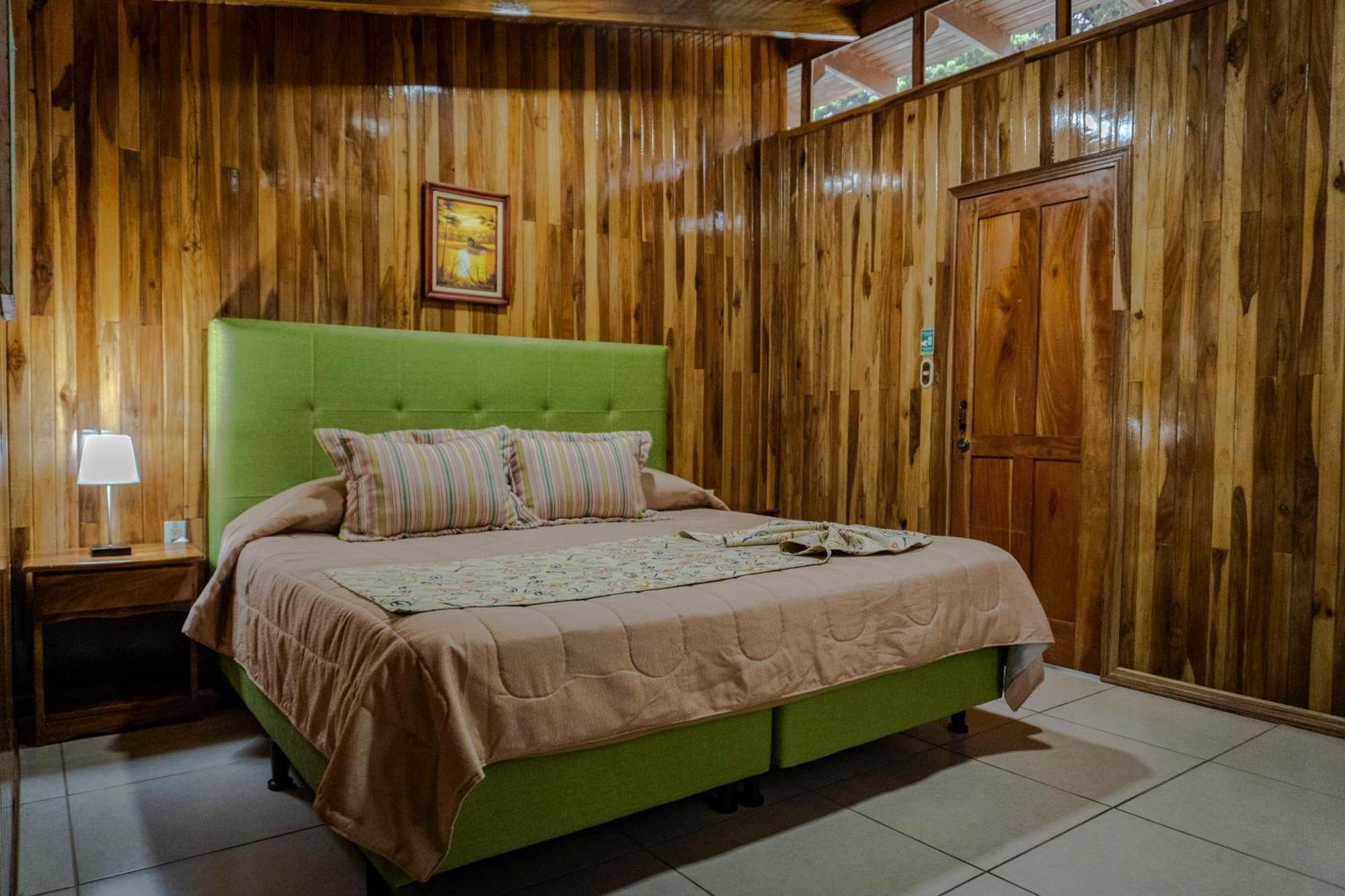 Los Pinos Cabins & Reserve Monteverde Room photo