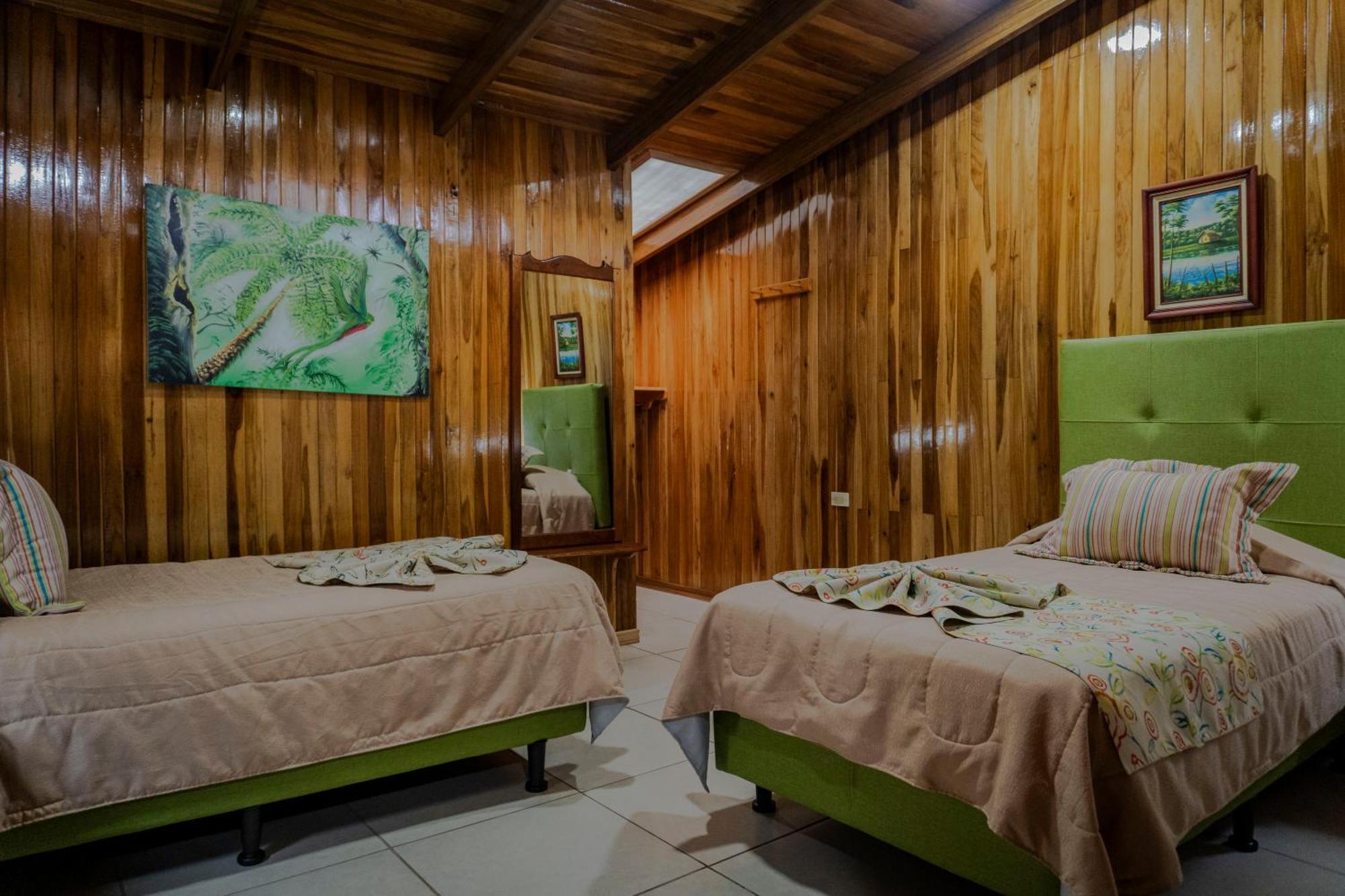 Los Pinos Cabins & Reserve Monteverde Room photo