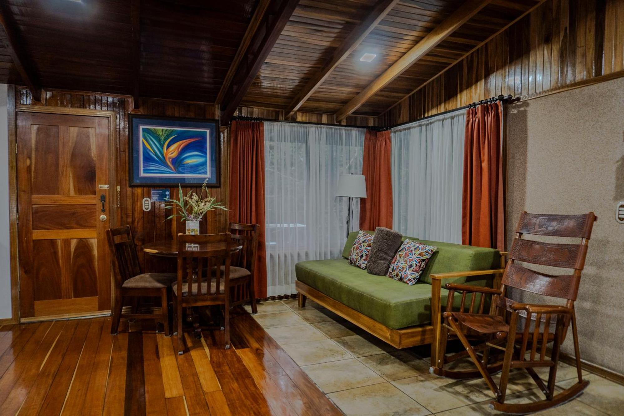Los Pinos Cabins & Reserve Monteverde Room photo